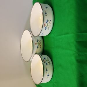 3 piece set of 1991 Newcor 5026 Homecoming Fashion House metal bowl.